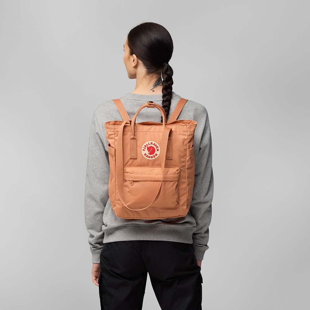 Mochila Fjallraven Kanken Totepack 13" Unisex Deep Forest